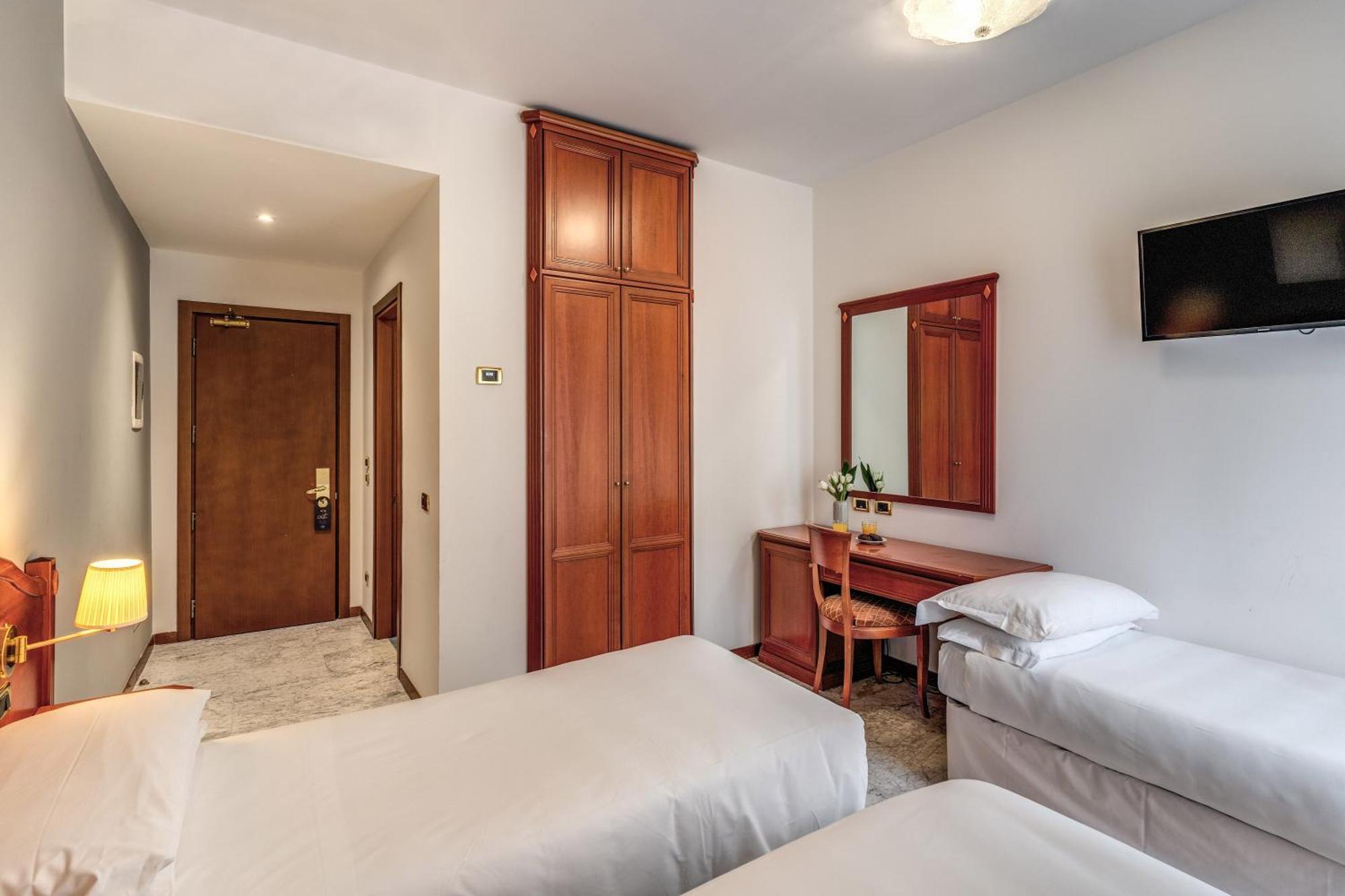 Hotel Orazia Рим Экстерьер фото