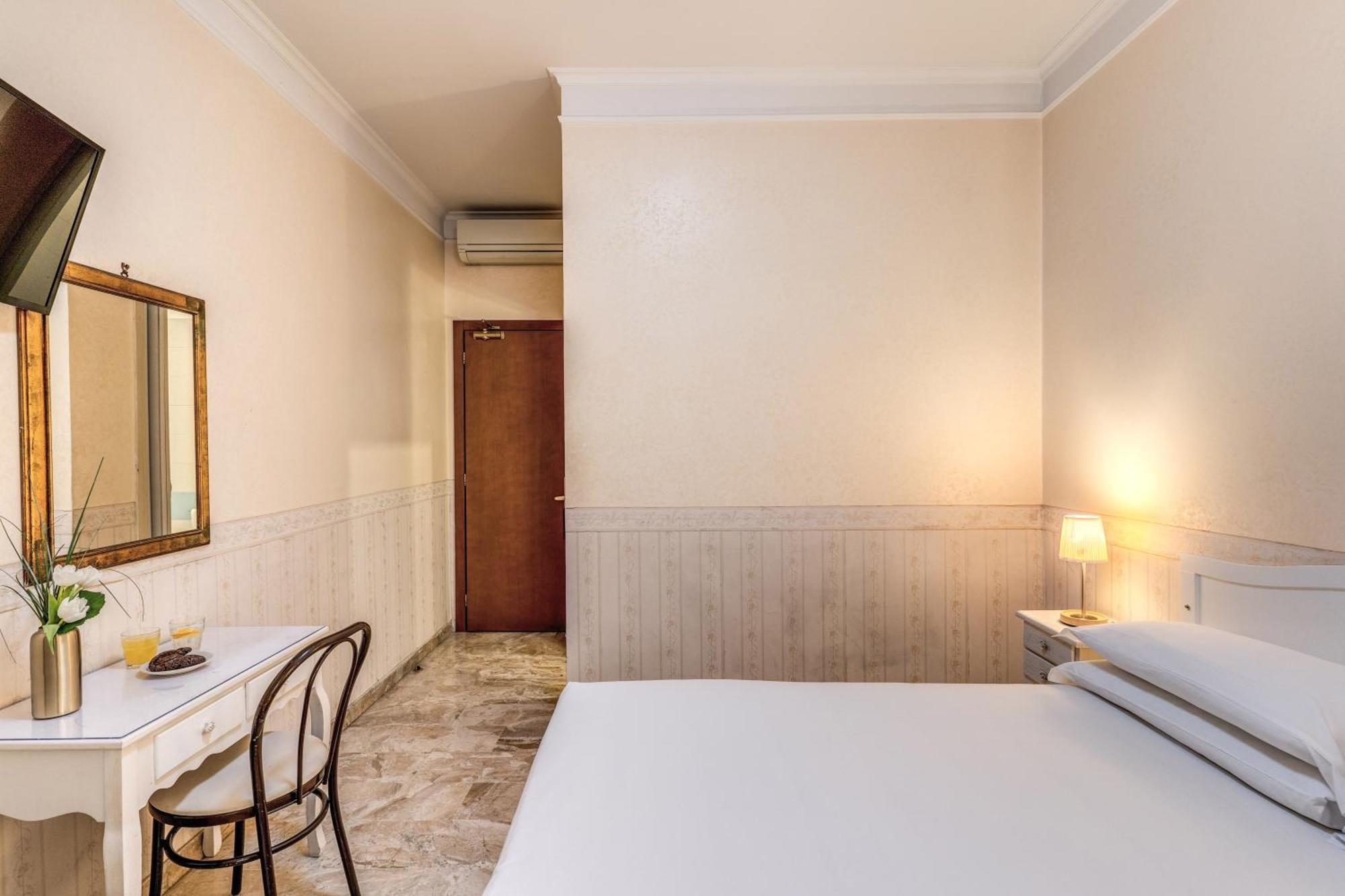 Hotel Orazia Рим Экстерьер фото